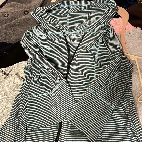 Women’s Sweatshirt Pullover Light Blue/Gray Lur Sz Large - Picture 6 of 6